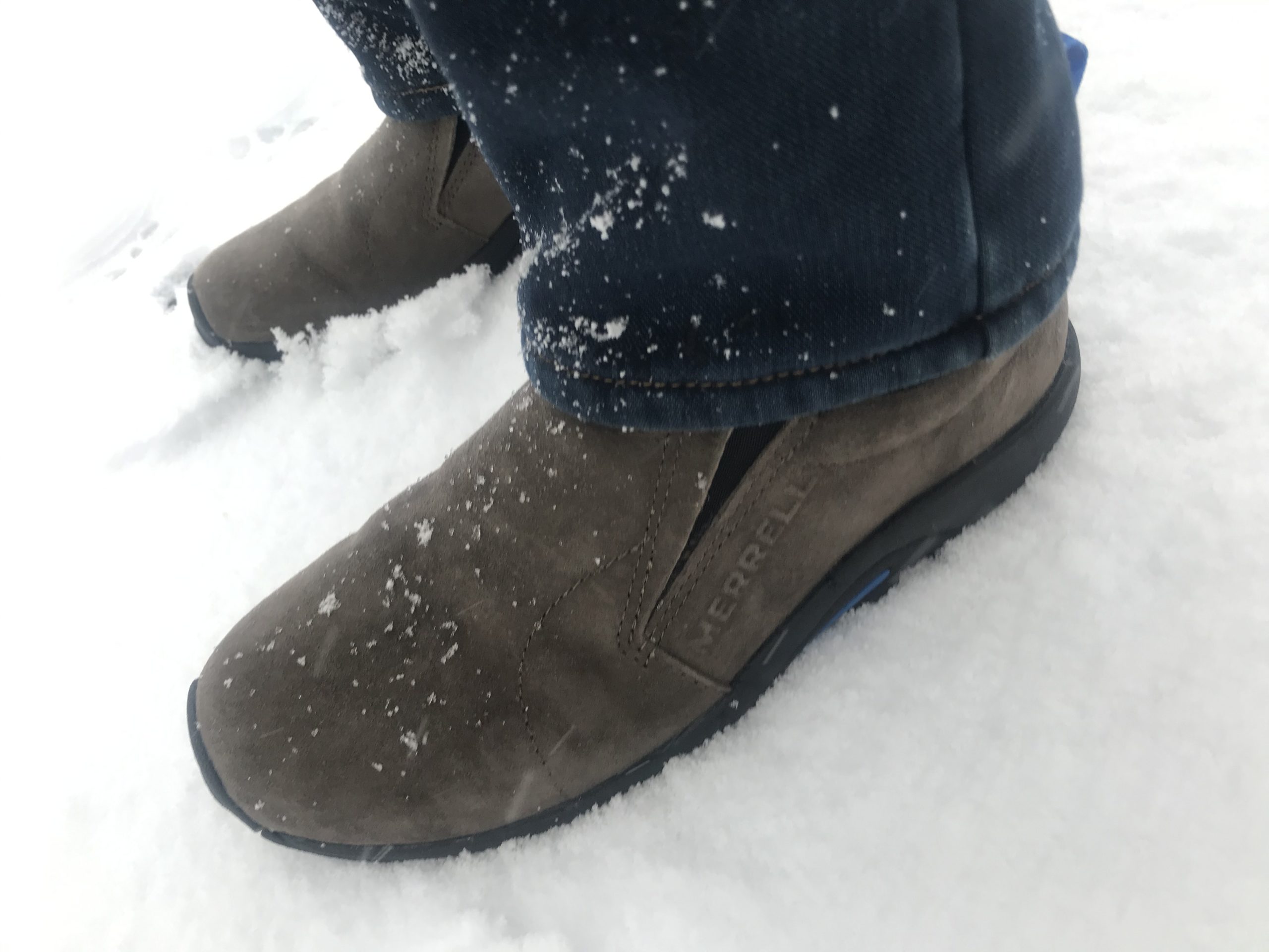 雪道で骨折した筆者が選んだ 最強の滑らない靴 | 海外とハムスター 